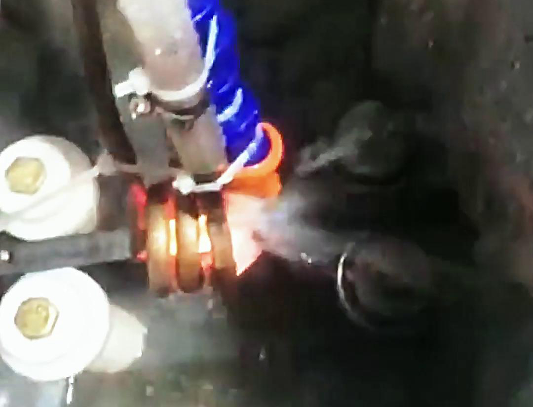 導軌91看片免费观看淬火具有加熱速度快、生產效率高、淬火質量穩定等優點